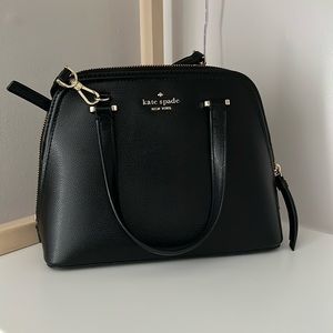 Black kate spade crossbody handbag for sale in great condition
